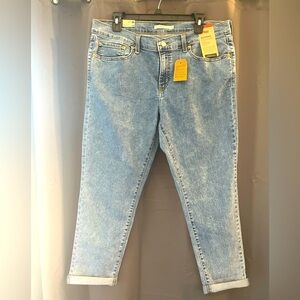 NWT Levi’s Boyfriend Jeans
